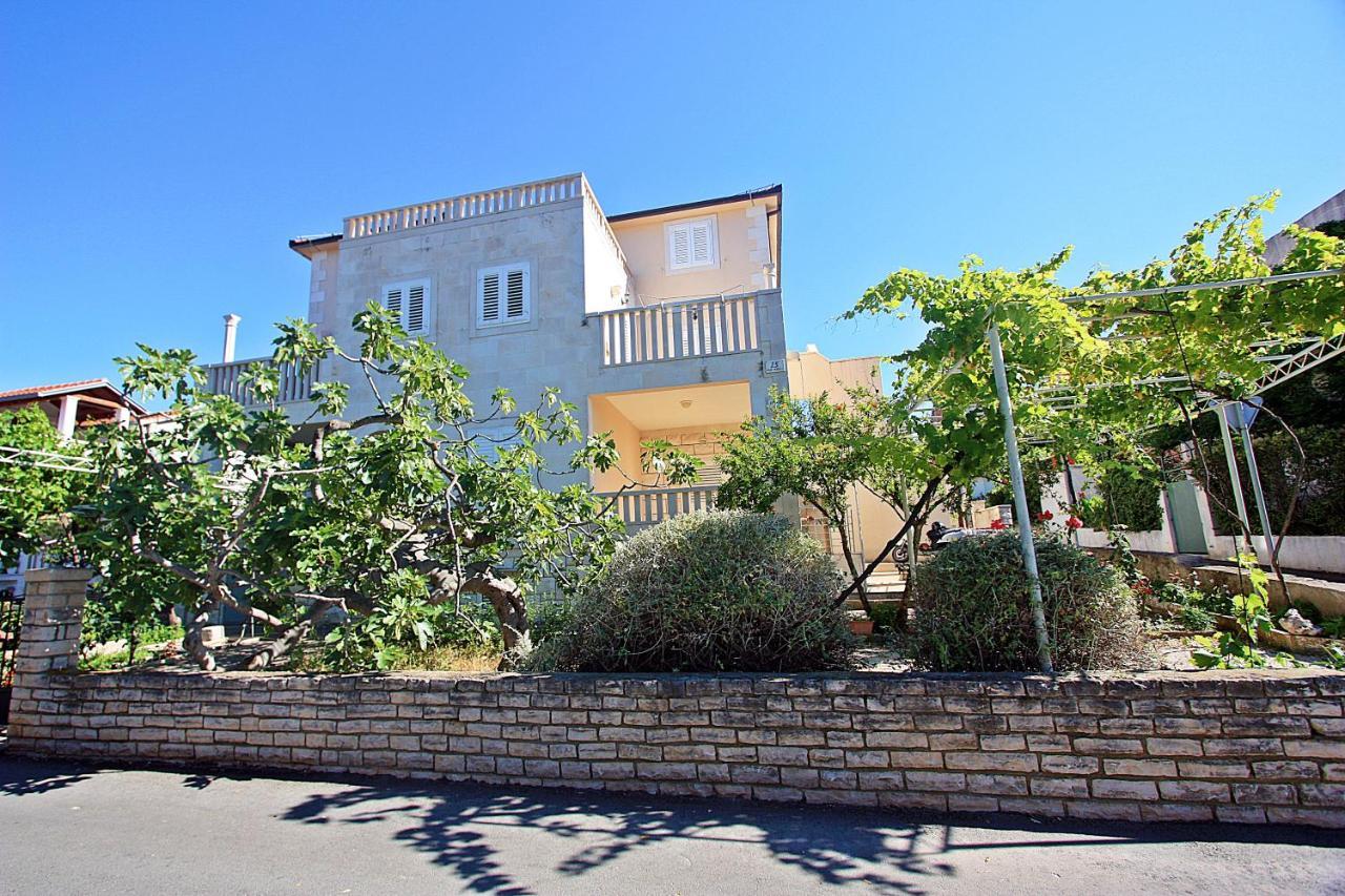 Apartments Ella Supetar Exterior foto