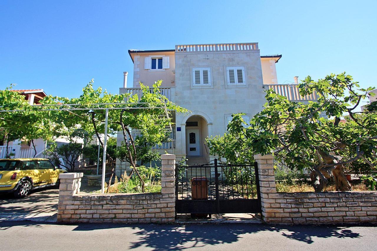 Apartments Ella Supetar Exterior foto